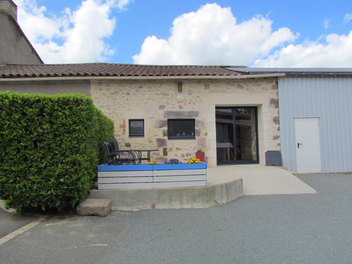 Gite La Petite Maison Montournais Esterno foto